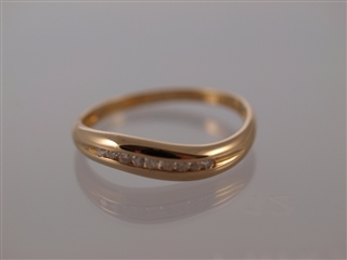 Zdjęcie Nowoczesny pierścionek z diamentami  0,10 ct.